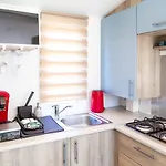 Blue Grass Ranch - Mobilhome Cactus & Jacuzzi אתר קמפינג Bischoffsheim