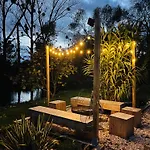 Blue Grass Ranch - Mobilhome Cactus & Jacuzzi אתר קמפינג *