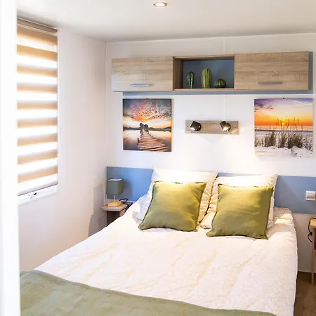 Blue Grass Ranch - Mobilhome Cactus & Jacuzzi אתר קמפינג Bischoffsheim