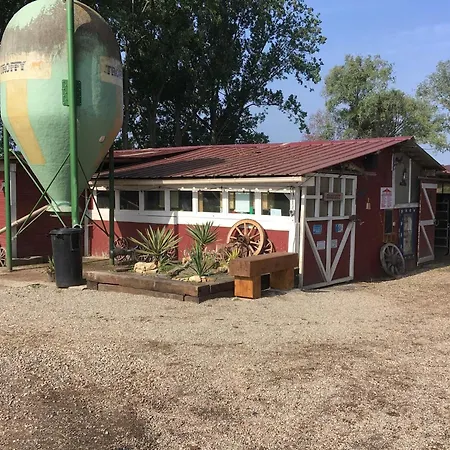 Blue Grass Ranch - Mobilhome Cactus & Jacuzzi אתר קמפינג
