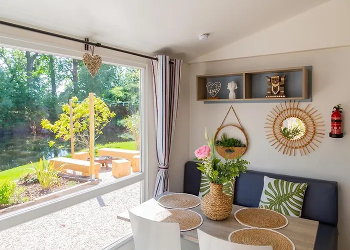 Parque de Campismo Blue Grass Ranch - Mobilhome Cactus & Jacuzzi Bischoffsheim
