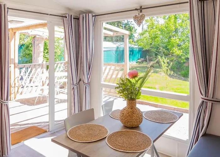 Blue Grass Ranch - Mobilhome Cactus & Jacuzzi Parque de Campismo *